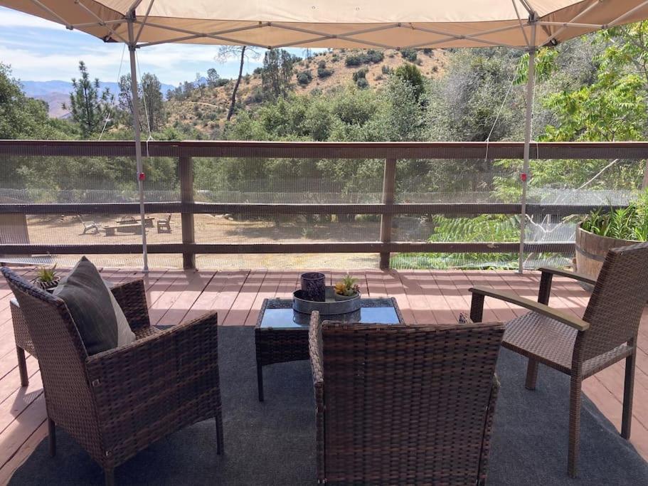 Вілла Shirley Creek Retreat: A Mountain Oasis Wofford Heights Екстер'єр фото